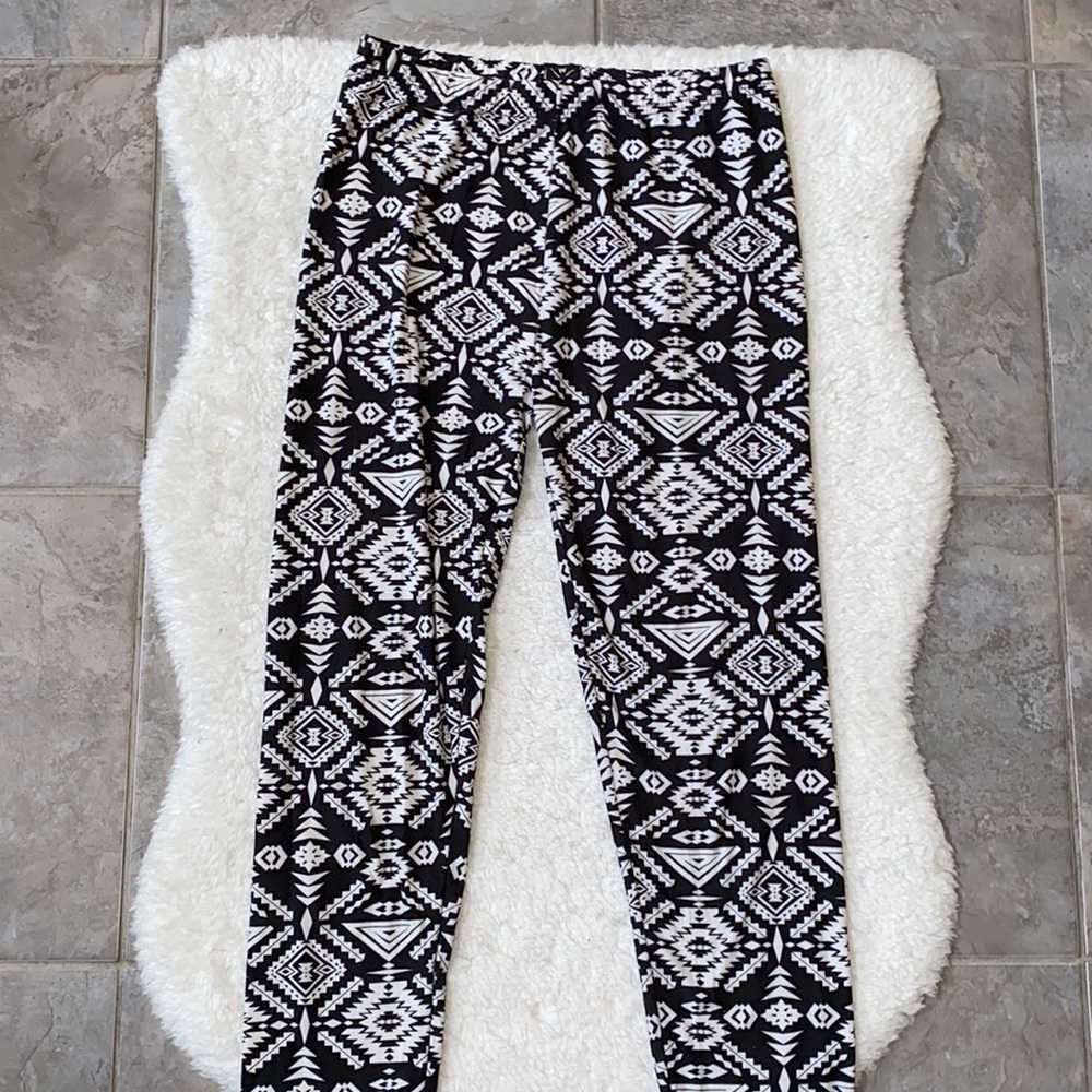 NWOT UO Black and White Geometric Patterned Comfy Light Soft Pants